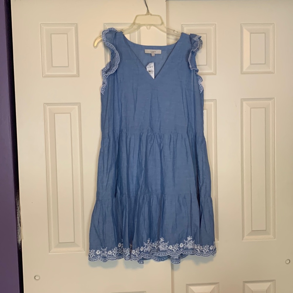 Nwt loft ruffle dress size medium